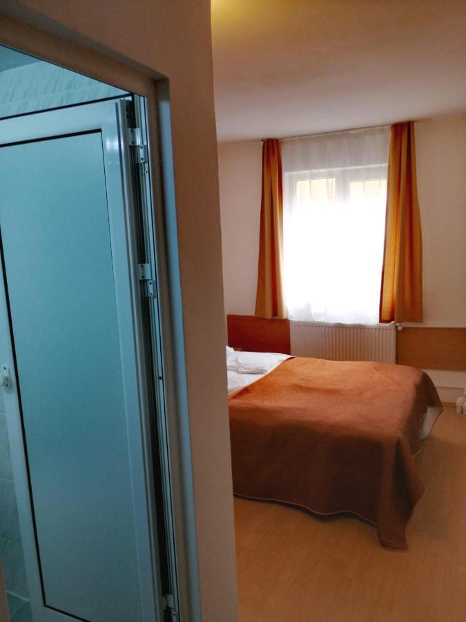 Hostel Cppi Nord Buşteni Exteriér fotografie