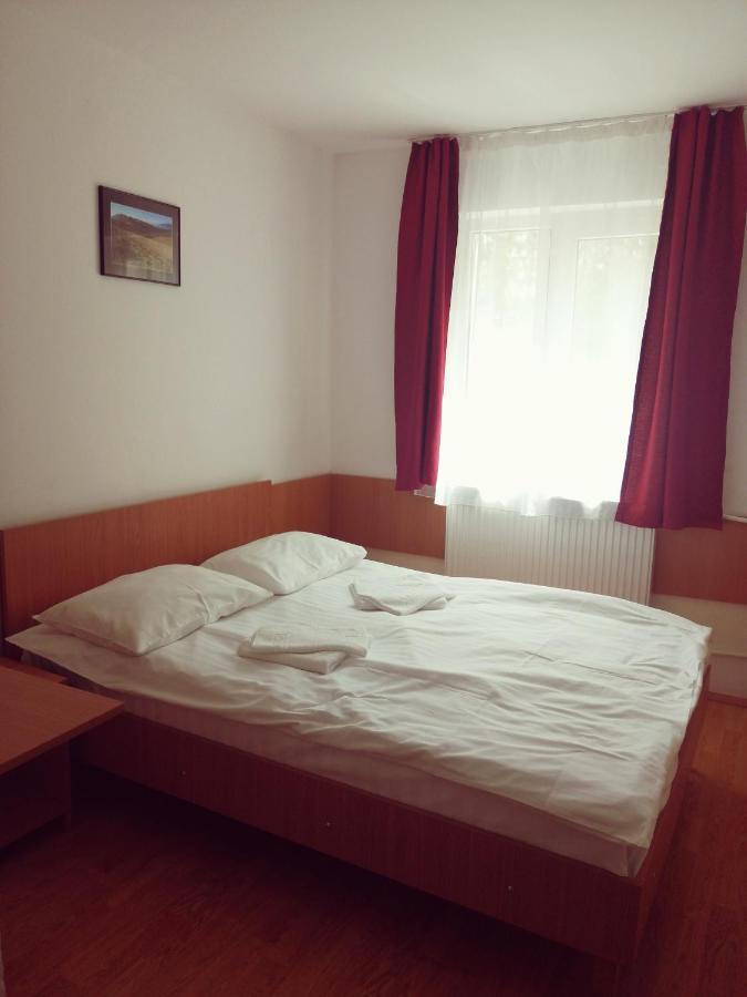 Hostel Cppi Nord Buşteni Exteriér fotografie