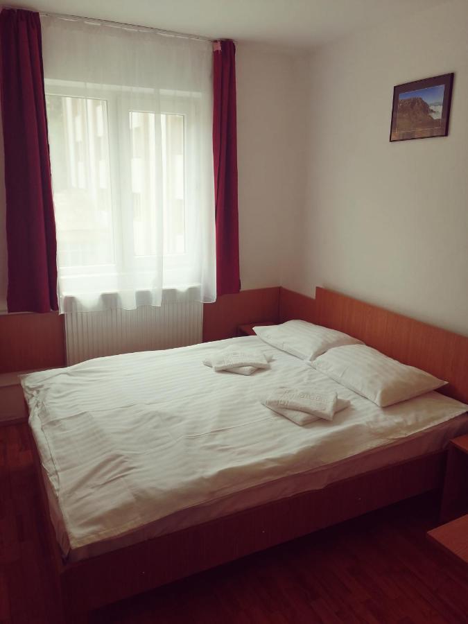 Hostel Cppi Nord Buşteni Exteriér fotografie