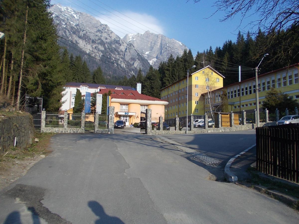 Hostel Cppi Nord Buşteni Exteriér fotografie